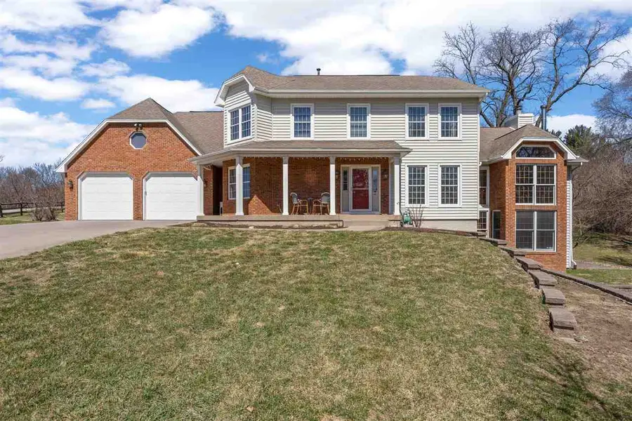 942 Bluffwood Dr, Iowa City, IA 52245 - #2