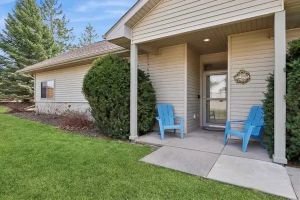 2300 Belmont Dr, Coralville, IA 52241