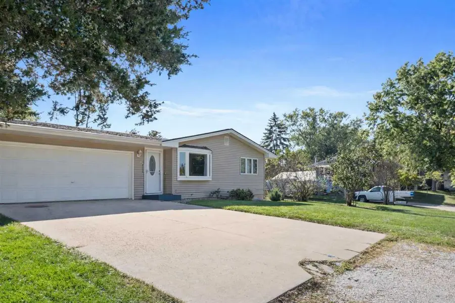 3257 NE Windward St, Solon, IA 52333 - #2