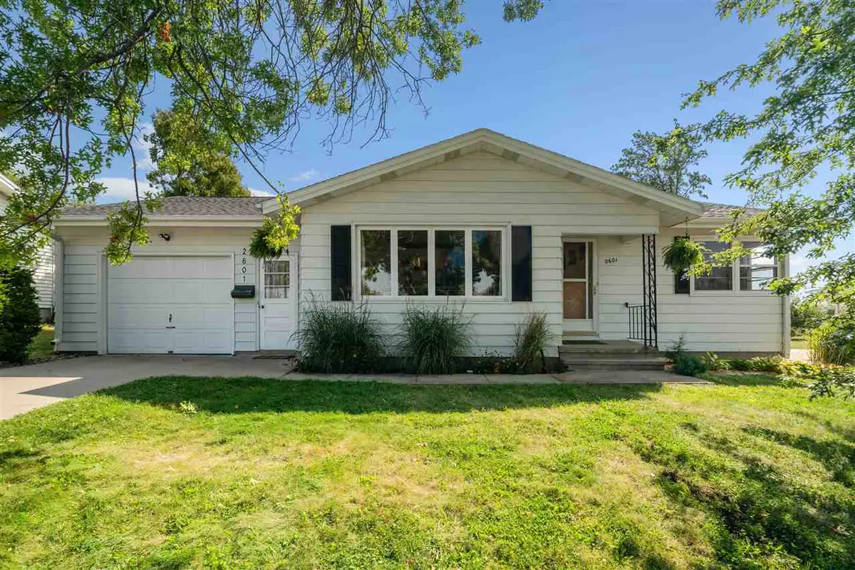 2601 Teresa Dr SW, Cedar Rapids, IA 52404 - #1