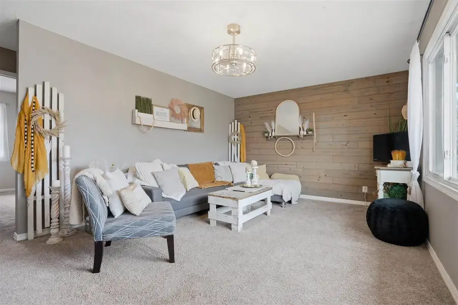 255 Juniper Ct, North Liberty, IA 52317 - #2