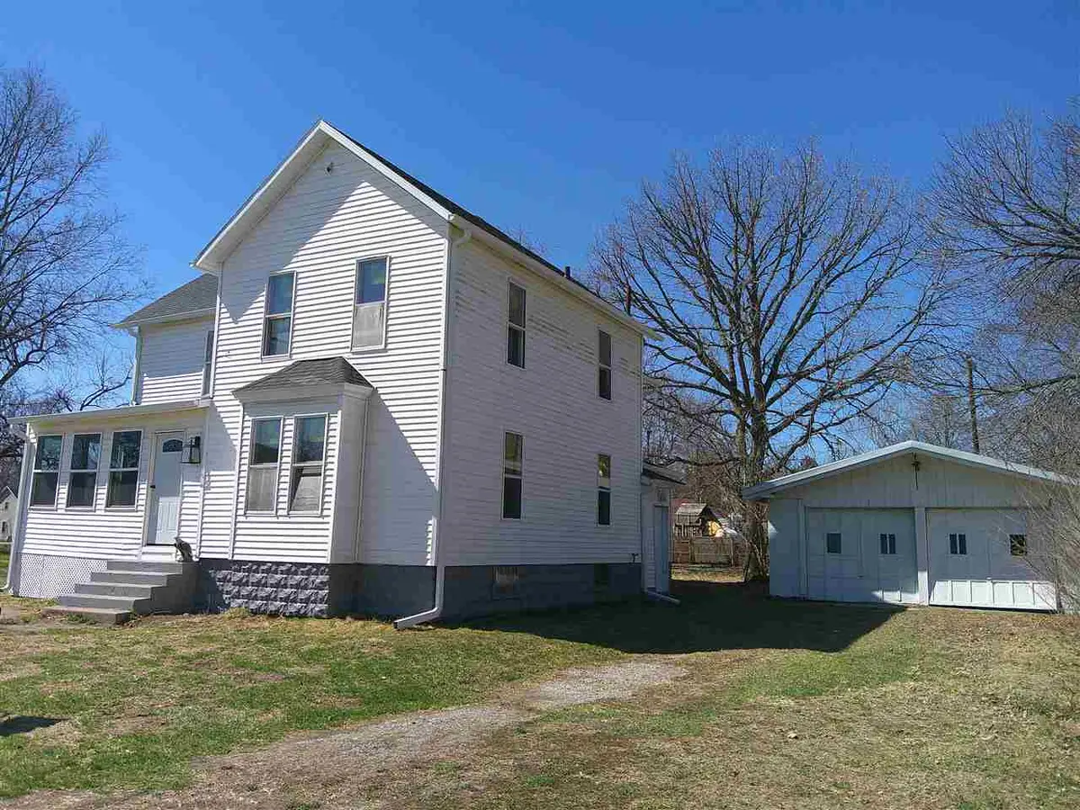207 Short St, Nichols, IA 52766 - #1