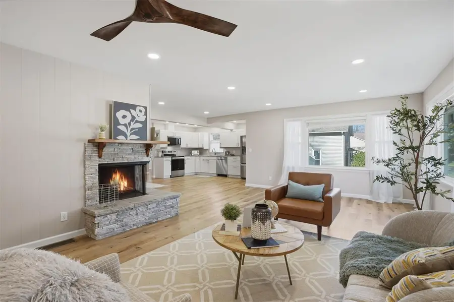 1009 E 2nd Street, Washington, IA 52353 - #2