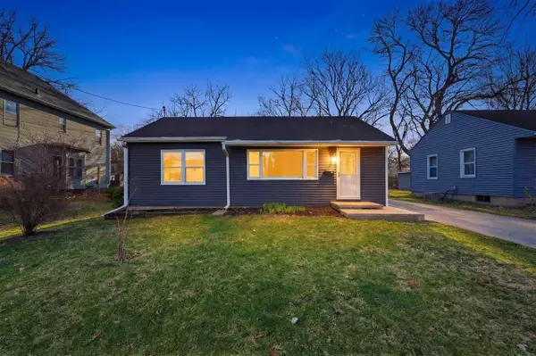 654 S Lucas St, Iowa City, IA 52240