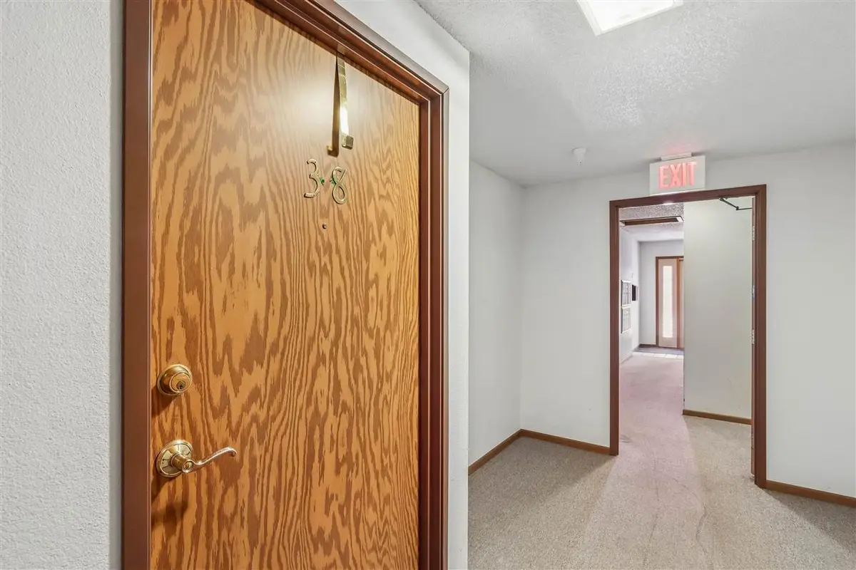 38 Westside Dr, Iowa City, IA 52246 - #1