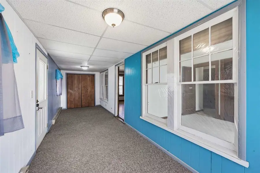 406 4th St, Deep River, IA 52222 - #3