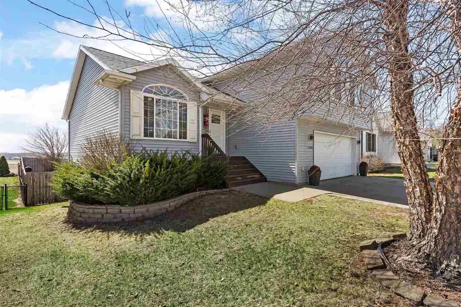 1289 Langenberg Ave, Iowa City, IA 52240 - #2