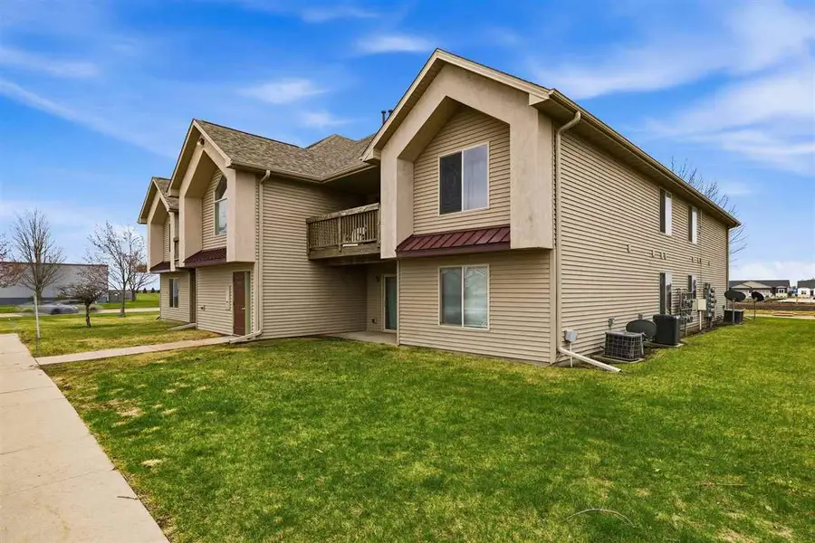 1010 240th St NE, North Liberty, IA 52317 - #2