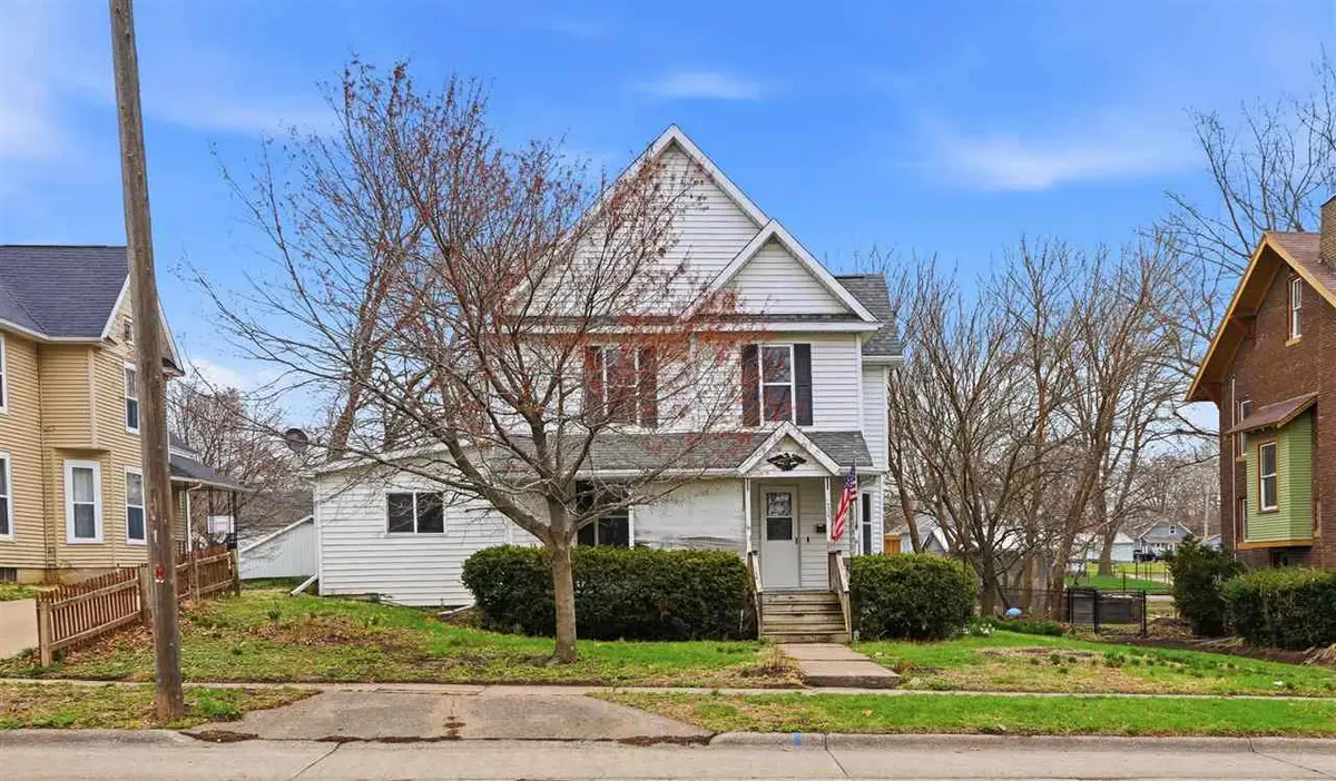 730 S Iowa Ave, Washington, IA 52353 - #1
