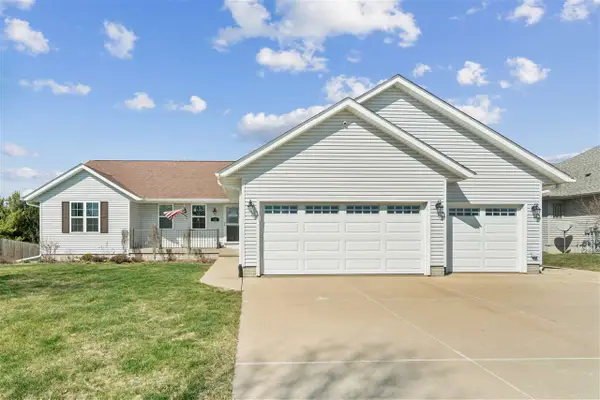 185 Erusha Dr, Walford, IA 52351