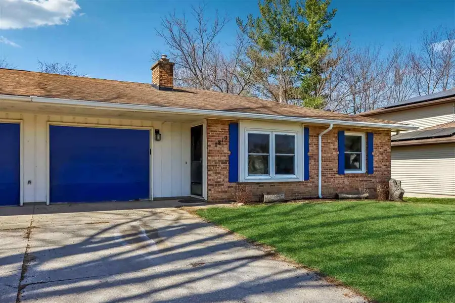 1810 12th Ave, Coralville, IA 52241 - #2