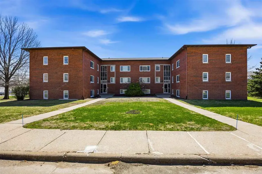 200 Grandview Ct, Iowa City, IA 52246 - #2