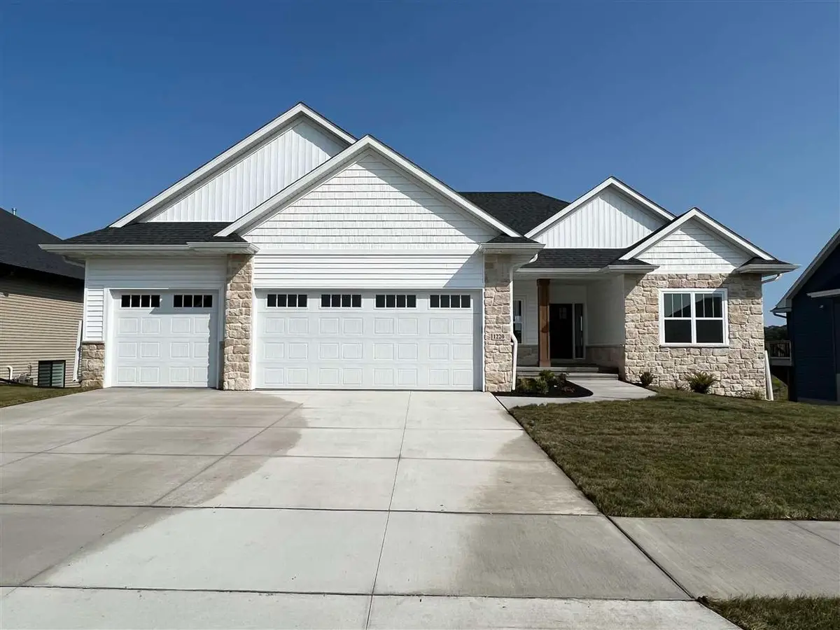 20 S Seven Oaks Rd, North Liberty, IA 52317 - #1