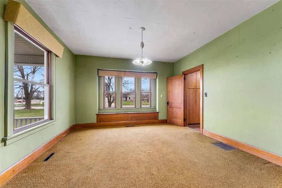 1549 S Iowa Ave, Washington, IA 52353 - #3