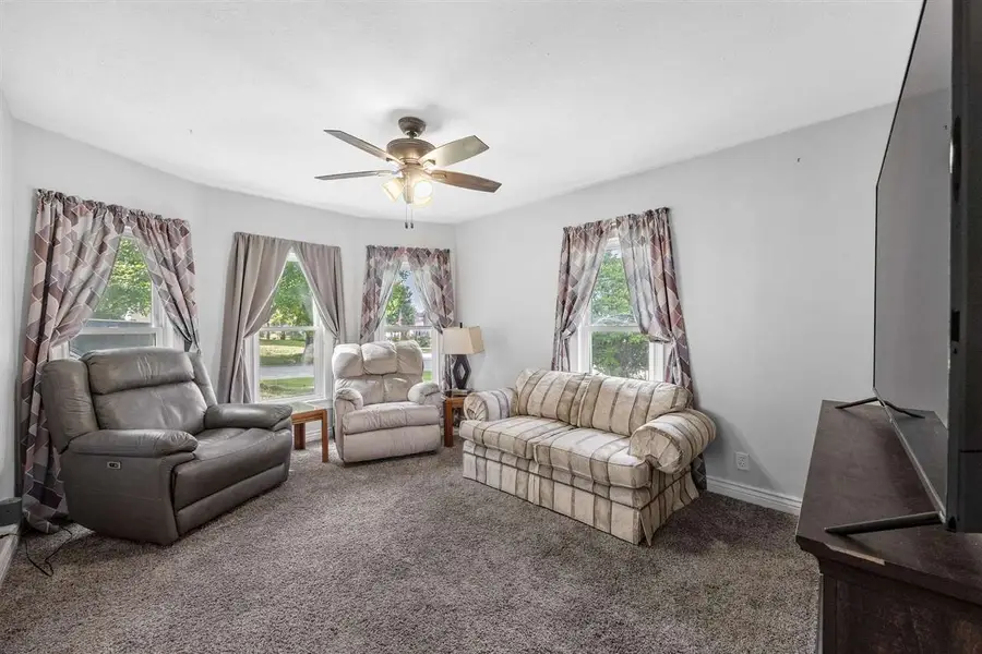 908 Lynn St, Tipton, IA 52772 - #3