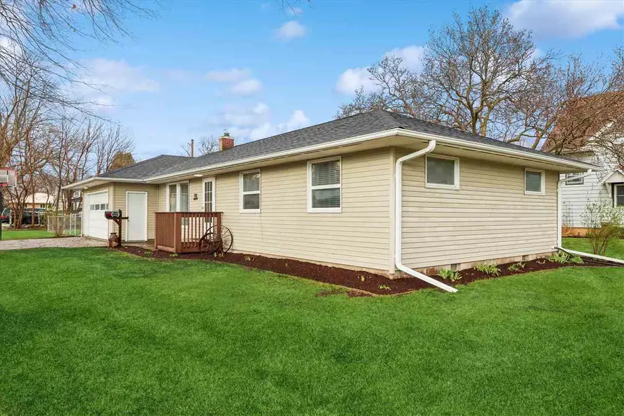 910 Cherry Avenue, Marengo, IA 52301 - #3