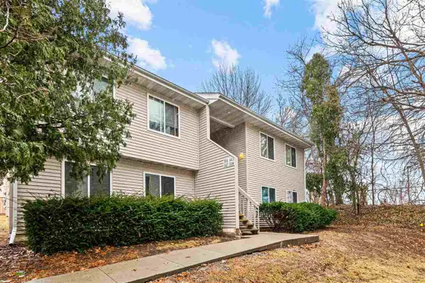 343 Willowind Pl, Iowa City, IA 52246