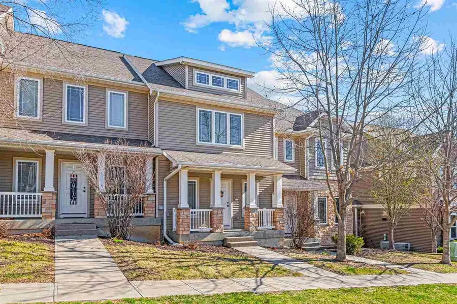 920 Ryan Ct, Iowa City, IA 52246 - #2