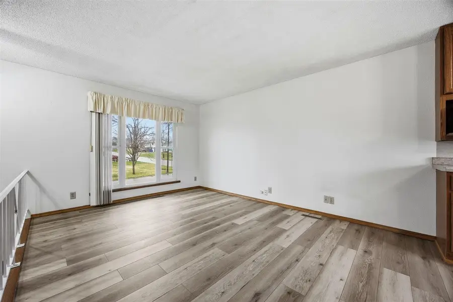 3138 SW Bayberry Dr, Cedar Rapids, IA 52404 - #2