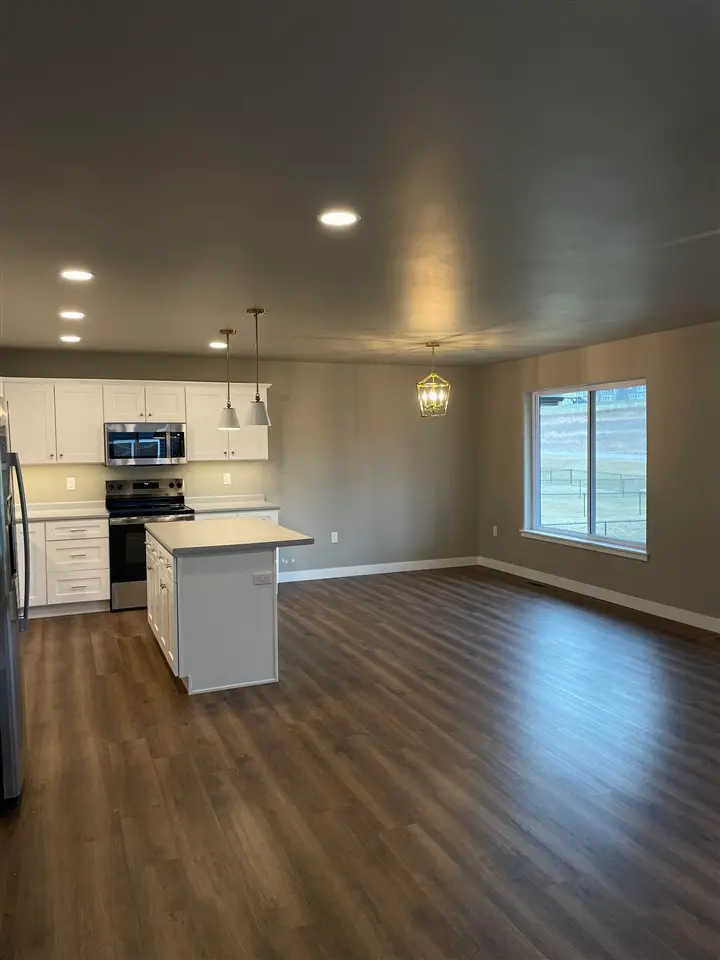 856 Armands Ln, Tiffin, IA 52340 - #3