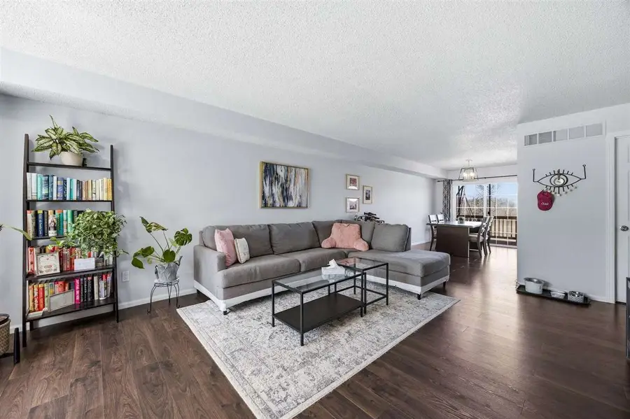 618 Westside Dr, Iowa City, IA 52246 - #2