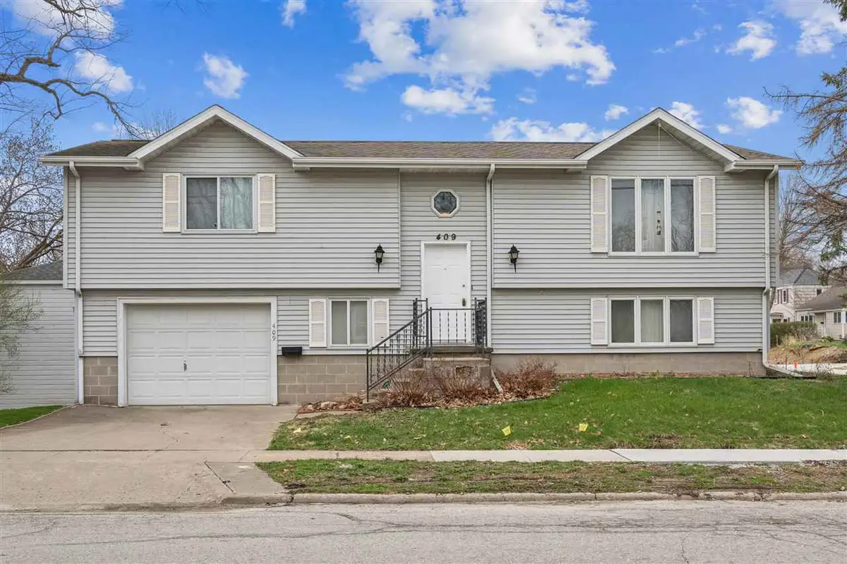 409 S 7th Avenue, Iowa City, IA 52240 - #1