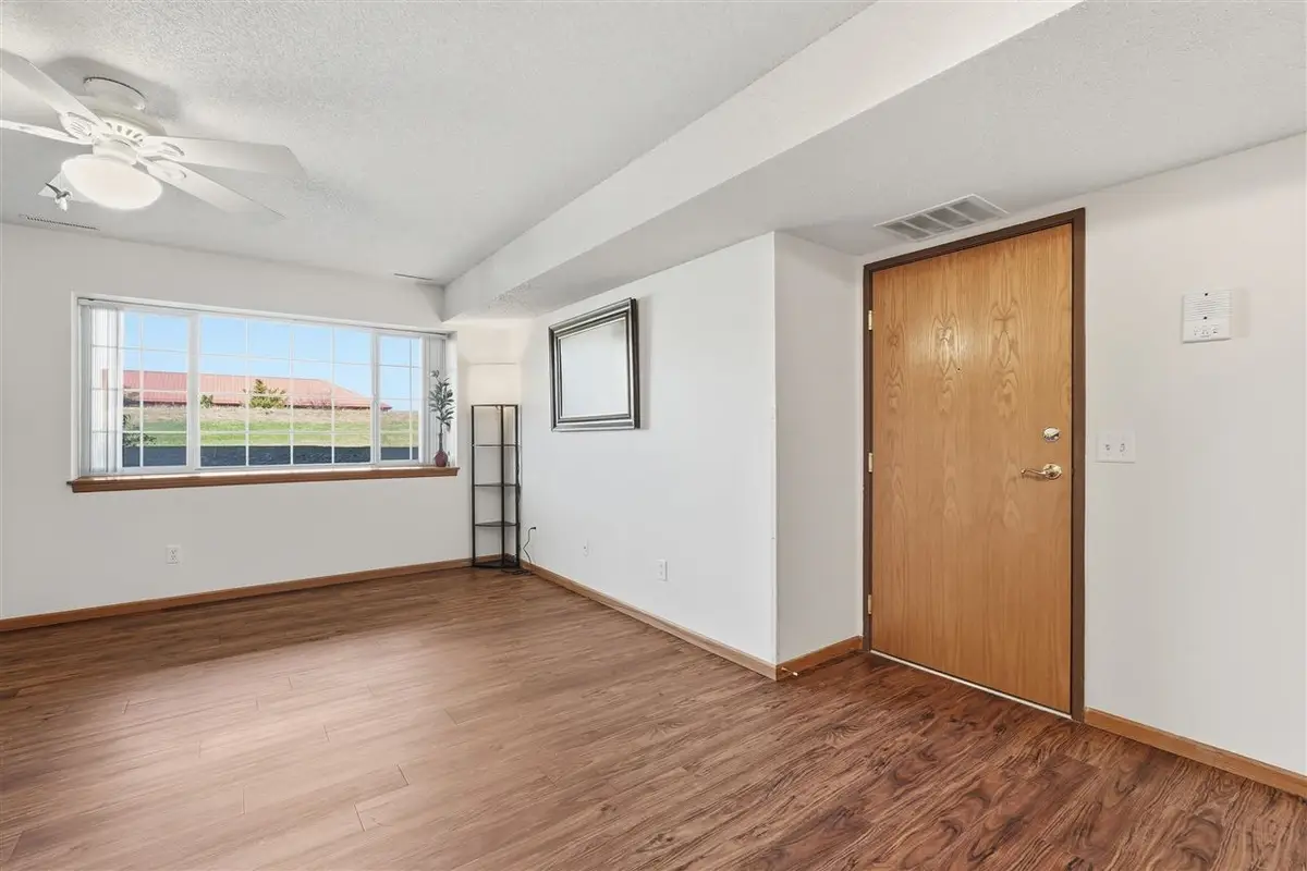 3050 Wilson Ave SW, Cedar Rapids, IA 52404 - #1