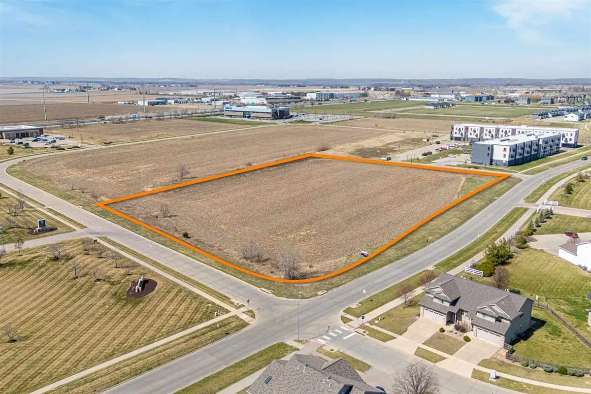 2380 Landon Rd, North Liberty, IA 52317 - #1