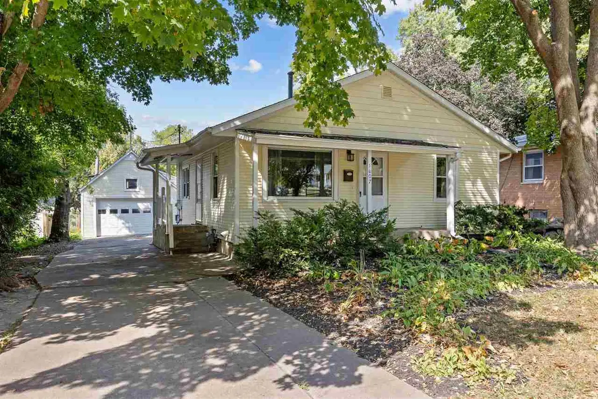 1607 Ridge St, Iowa City, IA 52240 - #1