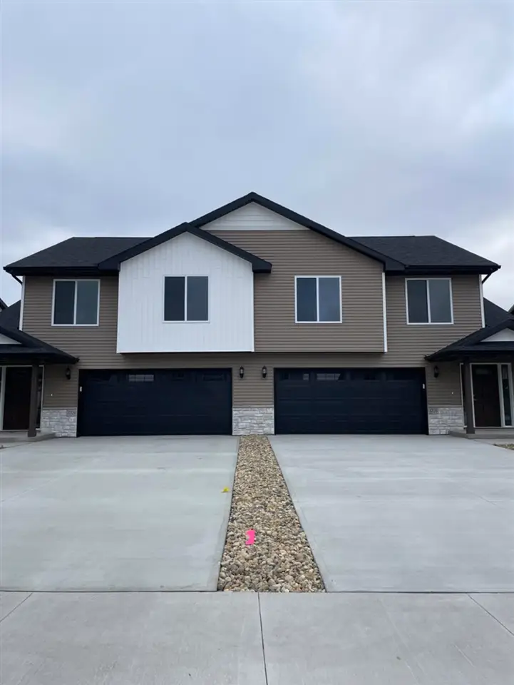 802 Armands Ln, Tiffin, IA 52340 - #2