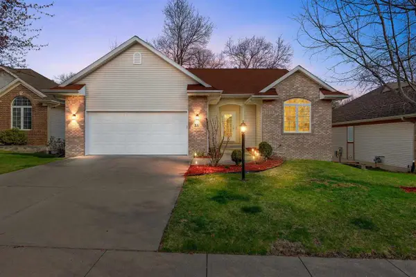 95 E Dovetail Dr, Coralville, IA 52241