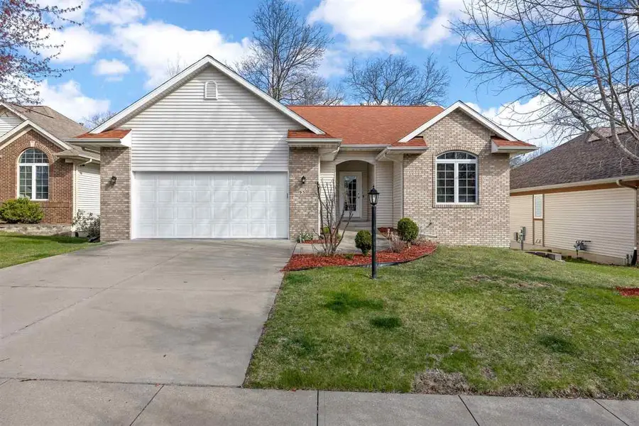 95 E Dovetail Dr, Coralville, IA 52241 - #2