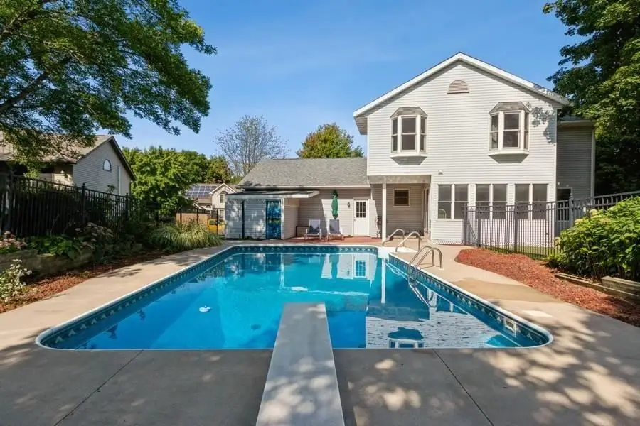 48 Galway Cir, Iowa City, IA 52246 - #2