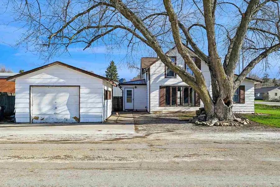 5930 Troy Mills Road, Coggon, IA 52218 - #3