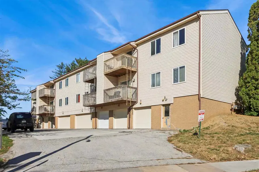 433 Westwinds Dr, Iowa City, IA 52246 - #3