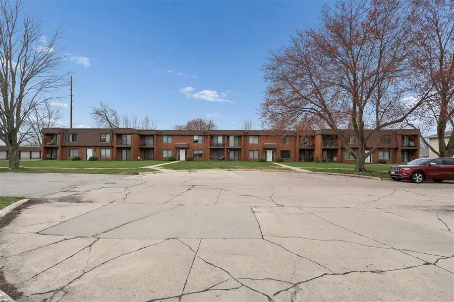 5703 Golden Ct NE #42, Cedar Rapids, IA 52402 - #2