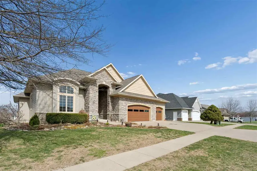 604 Majestic Oak Ridge, Solon, IA 52333 - #2