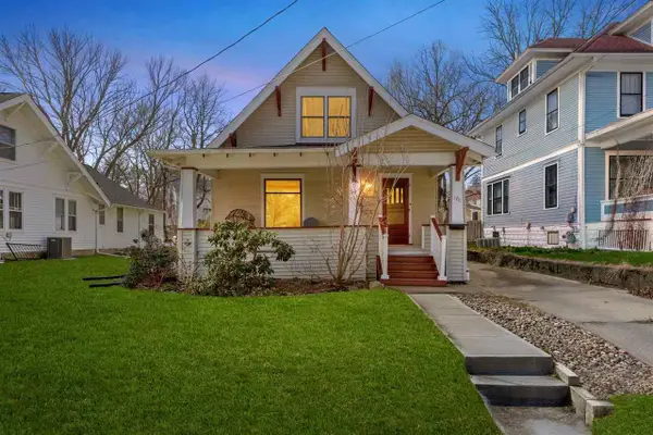 1211 Muscatine Ave, Iowa City, IA 52240