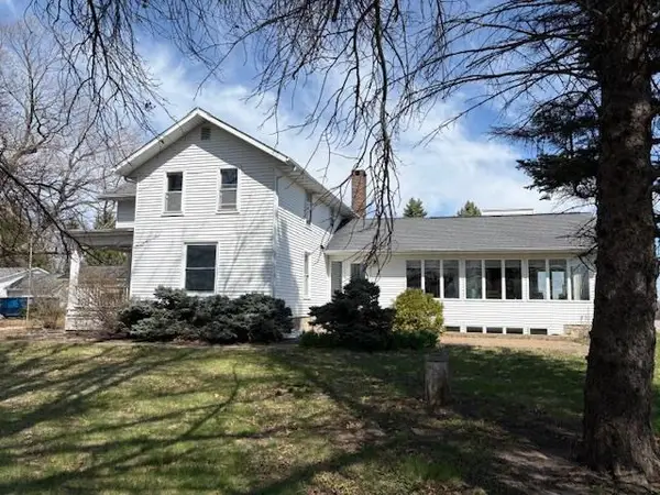 4588 NE Sutliff Rd, Solon, IA 52333