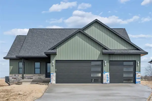 900 Crestview Drive, Solon, IA 52333