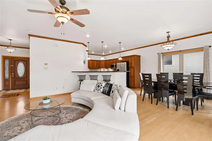 2040 Dempster Dr, Coralville, IA 52241 - #3