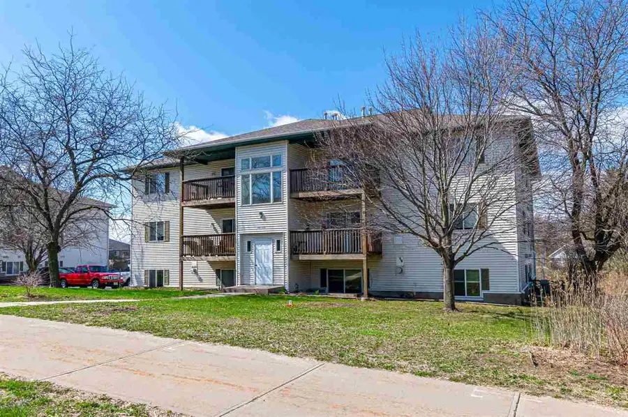 123 S Scott Blvd, Iowa City, IA 52245 - #2