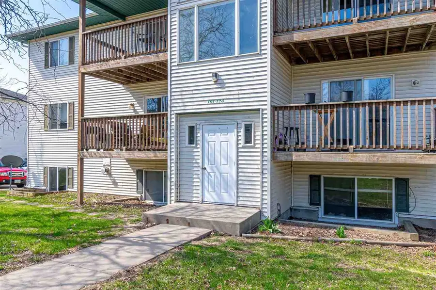 123 S Scott Blvd, Iowa City, IA 52245 - #3