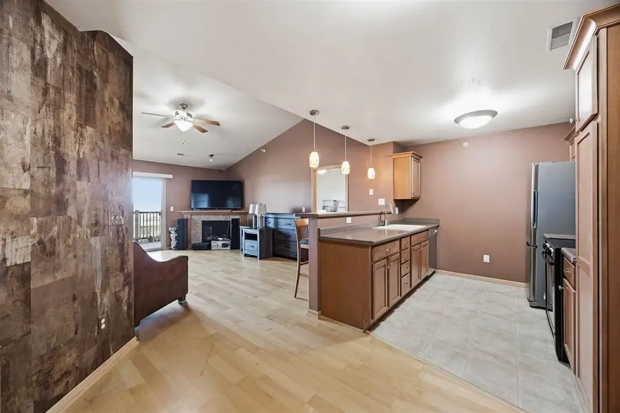 420 N 1st Ave, Iowa City, IA 52245 - #3