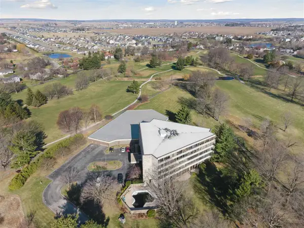 820 Clubhouse Rd, North Liberty, IA 52317