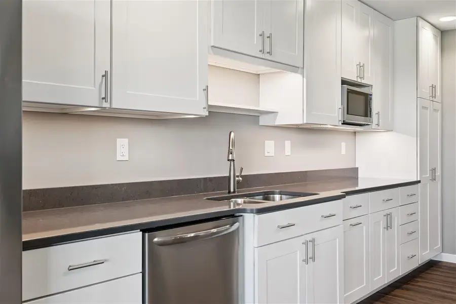 820 Clubhouse Rd, North Liberty, IA 52317 - #3