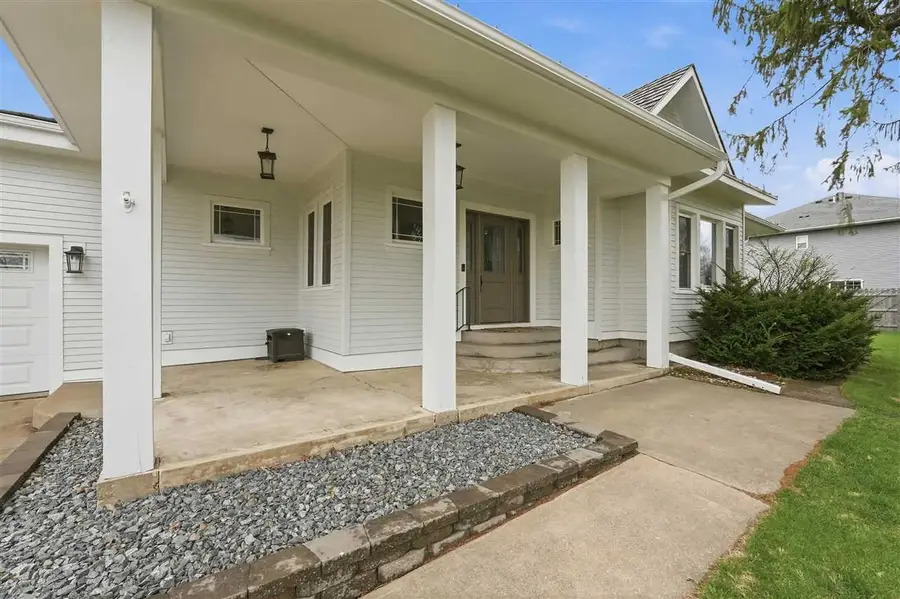 530 N Dubuque St, North Liberty, IA 52317 - #2