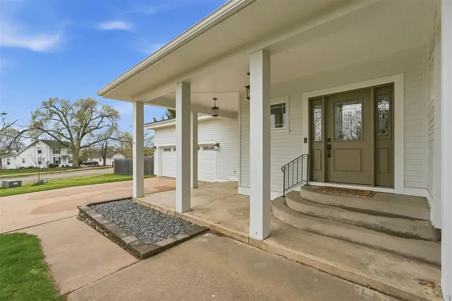 530 N Dubuque St, North Liberty, IA 52317 - #3