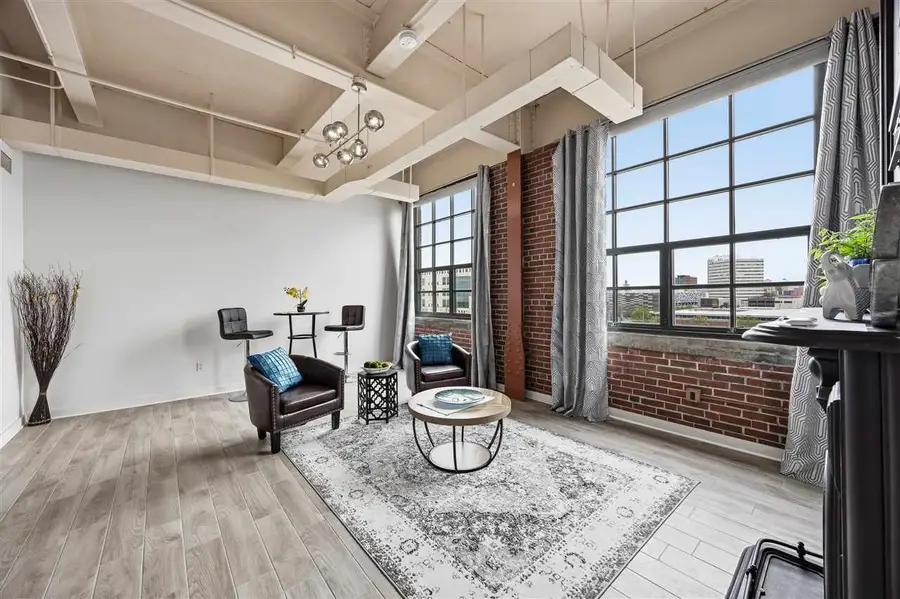 905 3rd St SE, Cedar Rapids, IA 52401 - #2