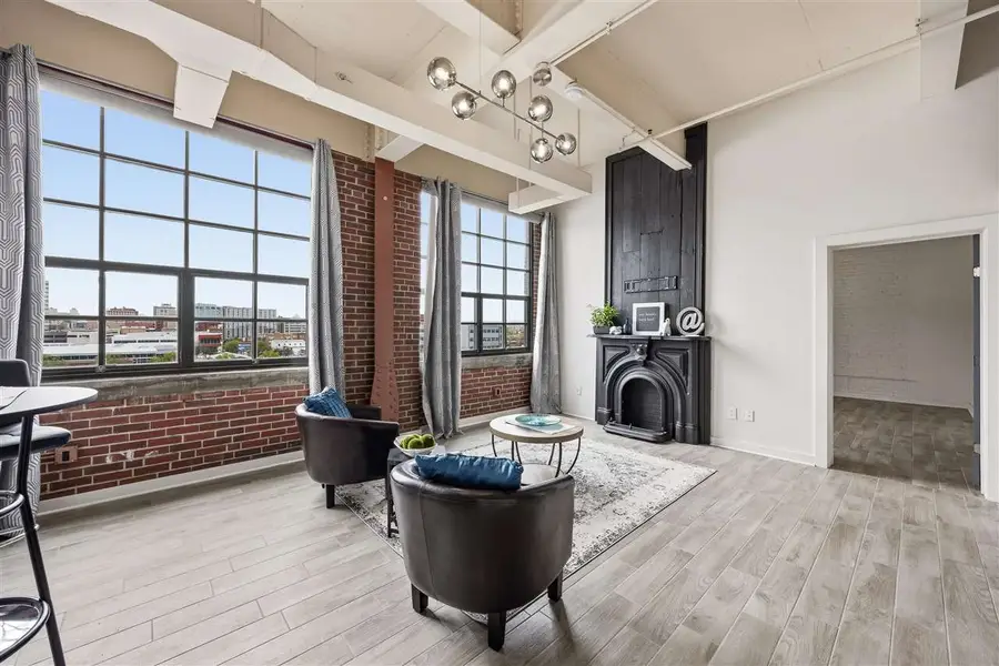 905 3rd St SE, Cedar Rapids, IA 52401 - #3